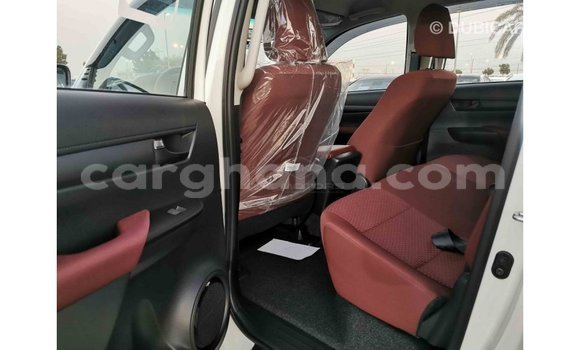Buy Import Toyota Hilux White Car in Import - Dubai in Ashanti Buy Import Toyota Hilux White Car in Import - Dubai in Ashanti