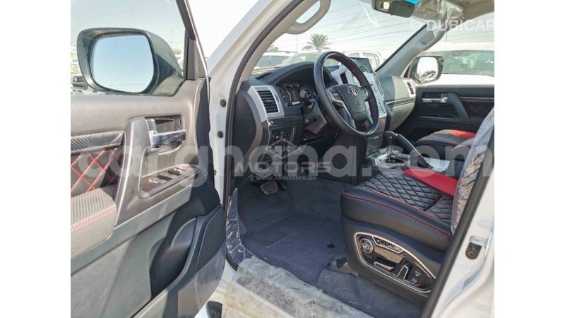 Big with watermark toyota land cruiser ashanti import dubai 22152