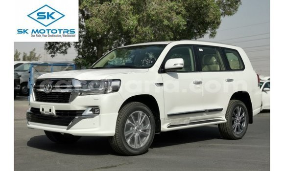 Sayi Imported Toyota Land Cruiser White Mota in Import - Dubai a Ashanti Sayi Imported Toyota Land Cruiser White Mota in Import - Dubai a Ashanti