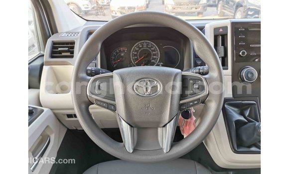 Sayi Imported Toyota Hilux White Mota in Import - Dubai a Ashanti Sayi Imported Toyota Hilux White Mota in Import - Dubai a Ashanti