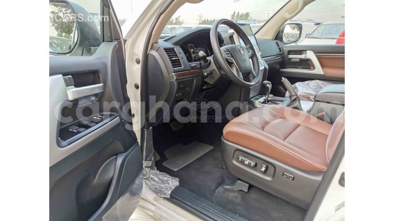 Big with watermark toyota land cruiser ashanti import dubai 22170