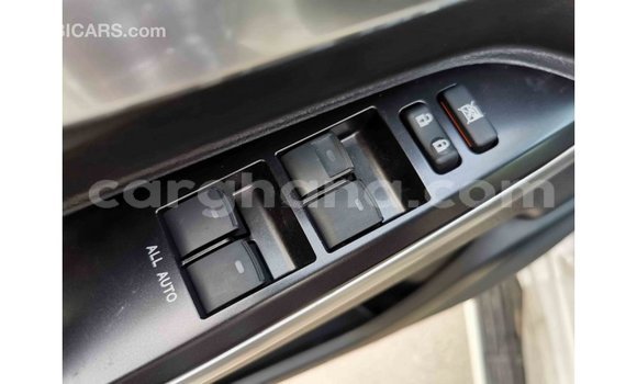 Buy Import Toyota Land Cruiser White Car in Import - Dubai in Ashanti Buy Import Toyota Land Cruiser White Car in Import - Dubai in Ashanti