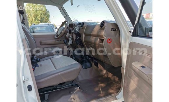 Buy Import Toyota Land Cruiser White Car in Import - Dubai in Ashanti Buy Import Toyota Land Cruiser White Car in Import - Dubai in Ashanti
