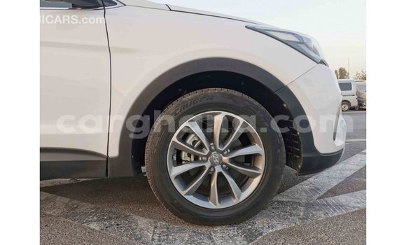 Buy Import Hyundai Santa Fe White Car in Import - Dubai in Ashanti Buy Import Hyundai Santa Fe White Car in Import - Dubai in Ashanti