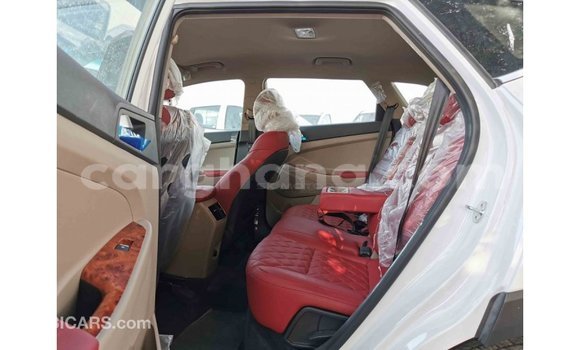 Sayi Imported Hyundai Tucson White Mota in Import - Dubai a Ashanti Sayi Imported Hyundai Tucson White Mota in Import - Dubai a Ashanti