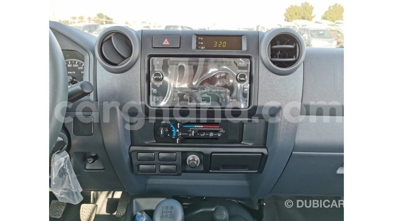 Big with watermark toyota land cruiser ashanti import dubai 22221