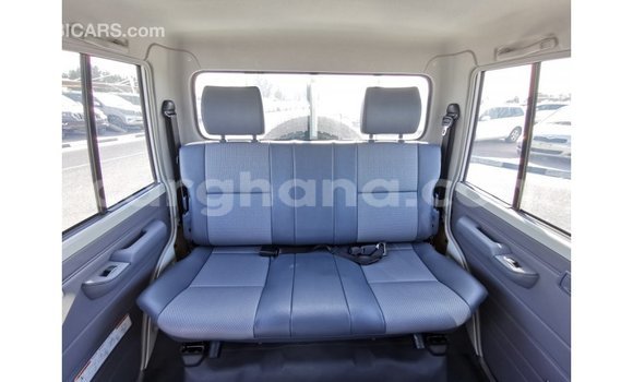 Buy Import Toyota Land Cruiser White Car in Import - Dubai in Ashanti Buy Import Toyota Land Cruiser White Car in Import - Dubai in Ashanti