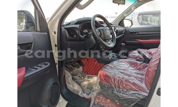 Buy Import Toyota Hilux White Car in Import - Dubai in Ashanti Buy Import Toyota Hilux White Car in Import - Dubai in Ashanti