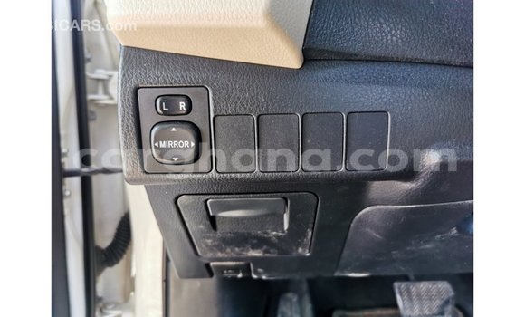 Sayi Imported Toyota Corolla White Mota in Import - Dubai a Ashanti Sayi Imported Toyota Corolla White Mota in Import - Dubai a Ashanti