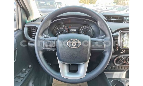 Sayi Imported Toyota Hilux White Mota in Import - Dubai a Ashanti Sayi Imported Toyota Hilux White Mota in Import - Dubai a Ashanti