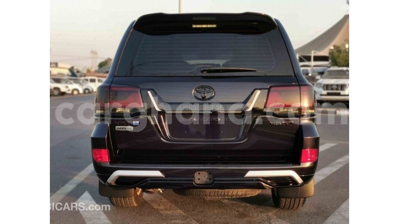 Big with watermark toyota land cruiser ashanti import dubai 22241