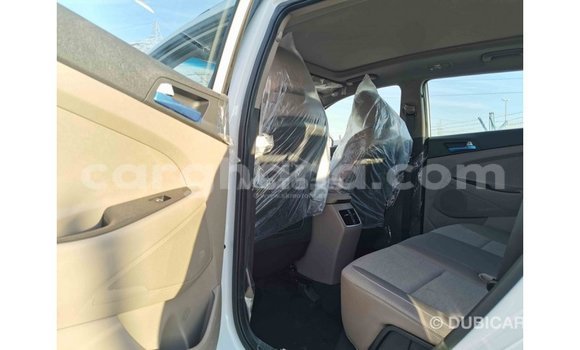 Sayi Imported Hyundai Tucson White Mota in Import - Dubai a Ashanti Sayi Imported Hyundai Tucson White Mota in Import - Dubai a Ashanti