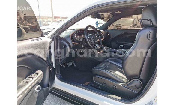 Ra Imported Dodge Challenger funfun Ọkọ̀ in Import - Dubai ni Ashanti Ra Imported Dodge Challenger funfun Ọkọ̀ in Import - Dubai ni Ashanti