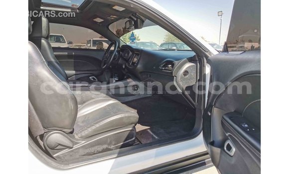 Ra Imported Dodge Challenger funfun Ọkọ̀ in Import - Dubai ni Ashanti Ra Imported Dodge Challenger funfun Ọkọ̀ in Import - Dubai ni Ashanti