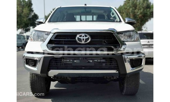 Sayi Imported Toyota Hilux White Mota in Import - Dubai a Ashanti Sayi Imported Toyota Hilux White Mota in Import - Dubai a Ashanti