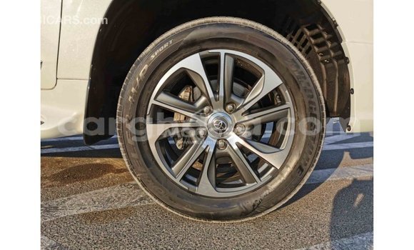 Ra Imported Toyota Land Cruiser funfun Ọkọ̀ in Import - Dubai ni Ashanti Ra Imported Toyota Land Cruiser funfun Ọkọ̀ in Import - Dubai ni Ashanti