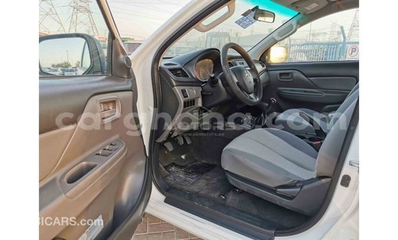 Buy Import Mitsubishi L200 White Car in Import - Dubai in Ashanti Buy Import Mitsubishi L200 White Car in Import - Dubai in Ashanti