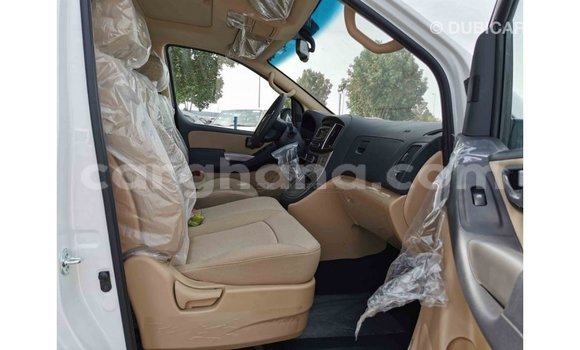 Buy Import Hyundai Cargo White Car in Import - Dubai in Ashanti Buy Import Hyundai Cargo White Car in Import - Dubai in Ashanti