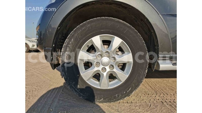 Big with watermark mitsubishi pajero ashanti import dubai 22366