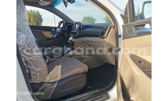 Buy Import Hyundai Tucson White Car in Import - Dubai in Ashanti Buy Import Hyundai Tucson White Car in Import - Dubai in Ashanti