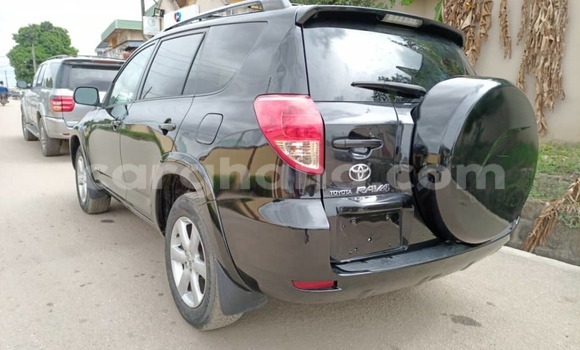 Ra Àlòkù Toyota RAV4 Black Ọkọ̀ in Sekondi ni Oorun Ra Àlòkù Toyota RAV4 Black Ọkọ̀ in Sekondi ni Oorun