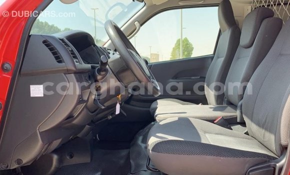 Sayi Imported Toyota Hiace Red Mota in Import - Dubai a Ashanti Sayi Imported Toyota Hiace Red Mota in Import - Dubai a Ashanti