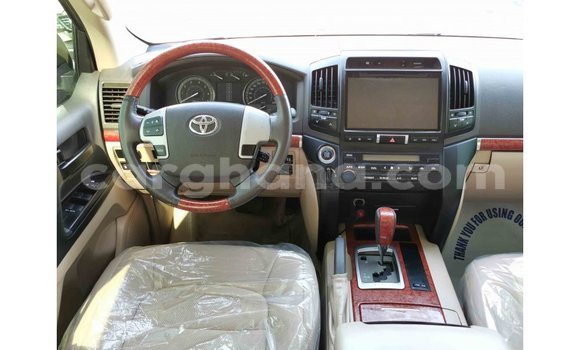 Sayi Imported Toyota Land Cruiser White Mota in Import - Dubai a Ashanti Sayi Imported Toyota Land Cruiser White Mota in Import - Dubai a Ashanti