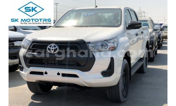 Sayi Imported Toyota Hilux White Mota in Import - Dubai a Ashanti Sayi Imported Toyota Hilux White Mota in Import - Dubai a Ashanti