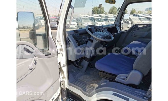 Buy Import Mitsubishi Carisma White Car in Import - Dubai in Ashanti Buy Import Mitsubishi Carisma White Car in Import - Dubai in Ashanti