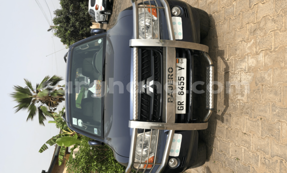 Sayi Na hannu Mitsubishi Pajero Blue Mota in Accra a Greater Accra