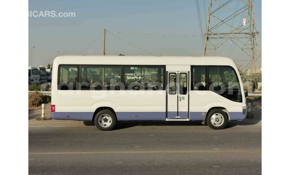 Ra Imported Toyota Coaster funfun Ọkọ̀ in Import - Dubai ni Ashanti Ra Imported Toyota Coaster funfun Ọkọ̀ in Import - Dubai ni Ashanti
