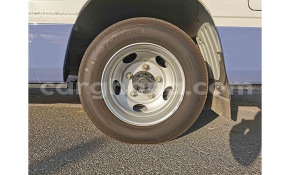 Ra Imported Toyota Coaster funfun Ọkọ̀ in Import - Dubai ni Ashanti Ra Imported Toyota Coaster funfun Ọkọ̀ in Import - Dubai ni Ashanti