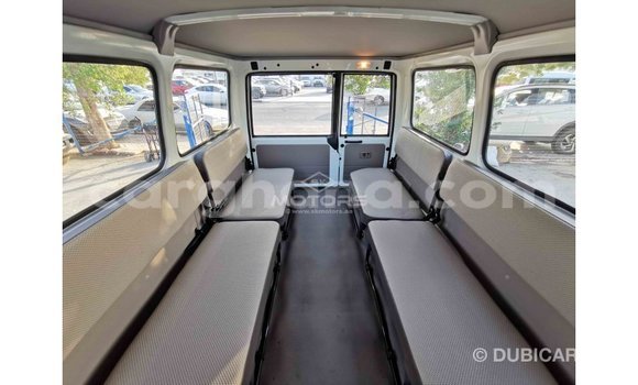 Buy Import Toyota Land Cruiser White Car in Import - Dubai in Ashanti Buy Import Toyota Land Cruiser White Car in Import - Dubai in Ashanti