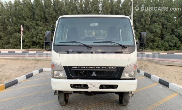 Sayi Imported Mitsubishi Fuso White Babbar mota in Import - Dubai a Ashanti Sayi Imported Mitsubishi Fuso White Babbar mota in Import - Dubai a Ashanti