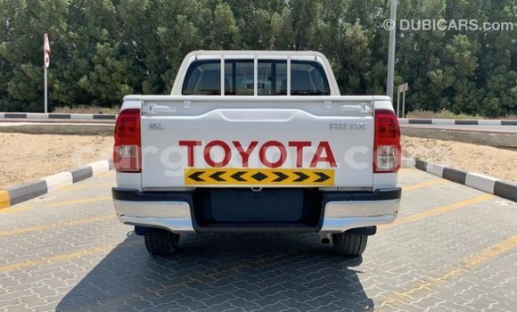 Buy Import Toyota Hilux White Car in Import - Dubai in Ashanti Buy Import Toyota Hilux White Car in Import - Dubai in Ashanti