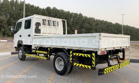 Sayi Imported Mitsubishi Fuso White Babbar mota in Import - Dubai a Ashanti Sayi Imported Mitsubishi Fuso White Babbar mota in Import - Dubai a Ashanti
