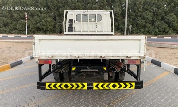 Sayi Imported Mitsubishi Fuso White Babbar mota in Import - Dubai a Ashanti Sayi Imported Mitsubishi Fuso White Babbar mota in Import - Dubai a Ashanti
