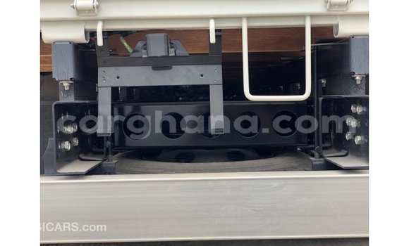 Ra Imported Isuzu NPR funfun Ọkọ̀ akẹ́rù ńlá in Import - Dubai ni Ashanti Ra Imported Isuzu NPR funfun Ọkọ̀ akẹ́rù ńlá in Import - Dubai ni Ashanti