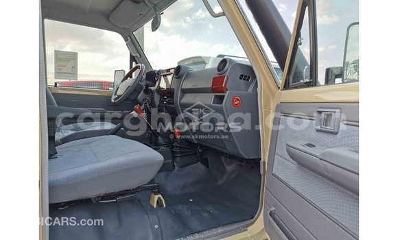 Buy Import Toyota Land Cruiser Beige Car in Import - Dubai in Ashanti Buy Import Toyota Land Cruiser Beige Car in Import - Dubai in Ashanti