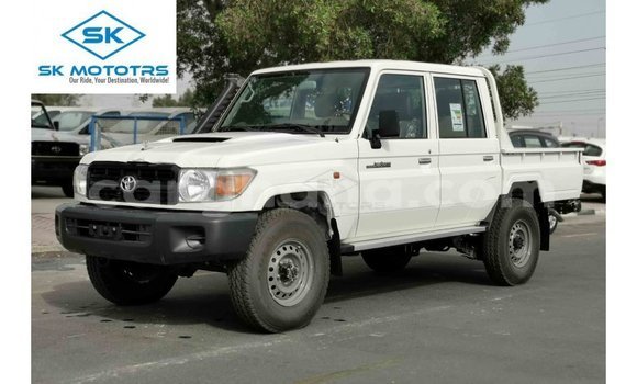 Buy Import Toyota Land Cruiser White Car in Import - Dubai in Ashanti Buy Import Toyota Land Cruiser White Car in Import - Dubai in Ashanti