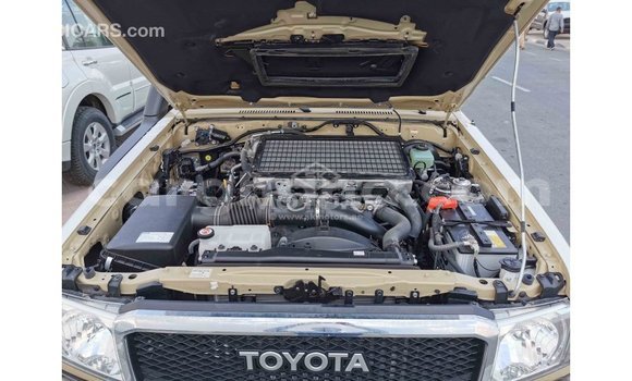 Buy Import Toyota Land Cruiser Beige Car in Import - Dubai in Ashanti Buy Import Toyota Land Cruiser Beige Car in Import - Dubai in Ashanti