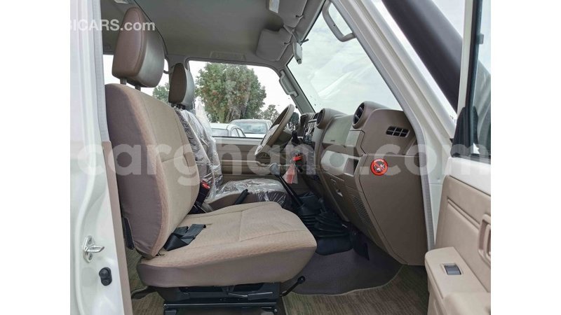 Big with watermark toyota land cruiser ashanti import dubai 22667