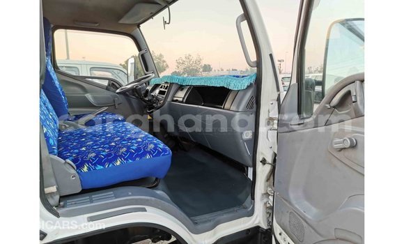 Sayi Imported Mitsubishi Fuso White Babbar mota in Import - Dubai a Ashanti Sayi Imported Mitsubishi Fuso White Babbar mota in Import - Dubai a Ashanti