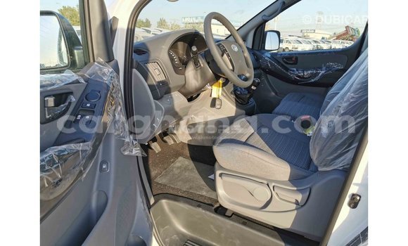 Buy Import Hyundai Cargo White Car in Import - Dubai in Ashanti Buy Import Hyundai Cargo White Car in Import - Dubai in Ashanti