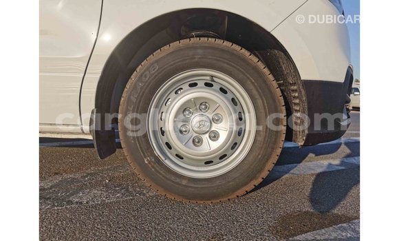 Buy Import Hyundai Cargo White Car in Import - Dubai in Ashanti Buy Import Hyundai Cargo White Car in Import - Dubai in Ashanti