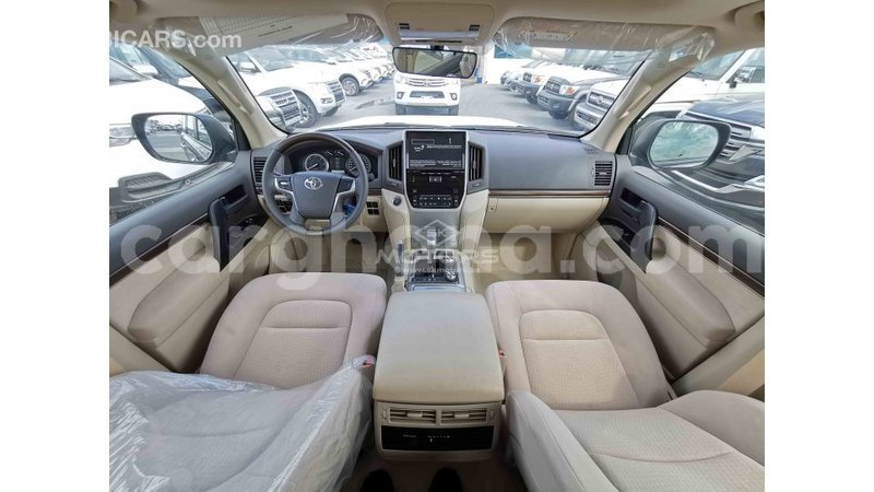 Big with watermark toyota land cruiser ashanti import dubai 22706