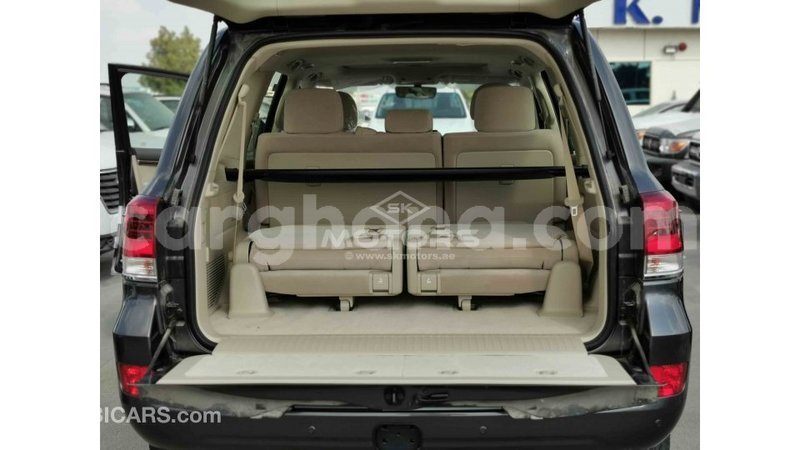 Big with watermark toyota land cruiser ashanti import dubai 22706