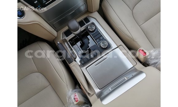 Buy Import Toyota Land Cruiser White Car in Import - Dubai in Ashanti Buy Import Toyota Land Cruiser White Car in Import - Dubai in Ashanti