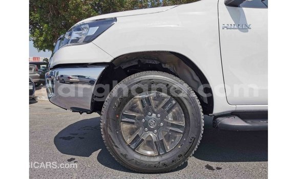 Buy Import Toyota Hilux White Car in Import - Dubai in Ashanti Buy Import Toyota Hilux White Car in Import - Dubai in Ashanti