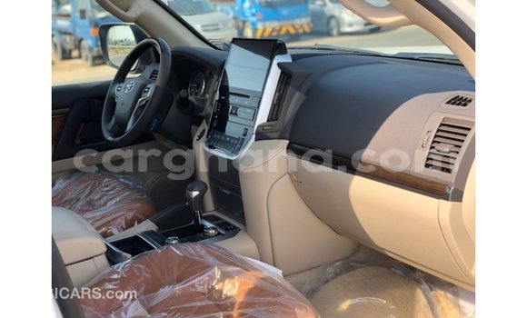 Ra Imported Toyota Land Cruiser funfun Ọkọ̀ in Import - Dubai ni Ashanti Ra Imported Toyota Land Cruiser funfun Ọkọ̀ in Import - Dubai ni Ashanti